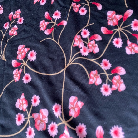 Flowered Tunic - Picture 11 of 13